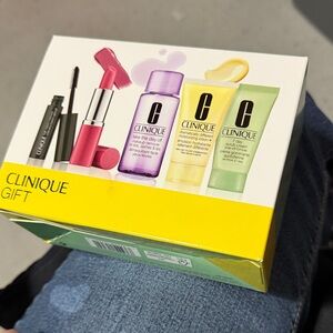 Clinique Skincare and Makeup Gift Set